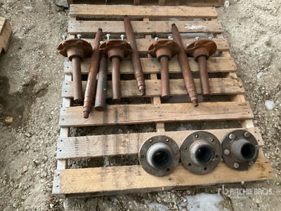 Quantity of Spindles & 6 Bolt Hubs Divers - Magasin, entrepôt, consommateur