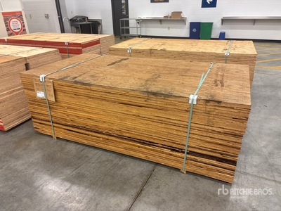 Quantity of (33) Contreplaqué