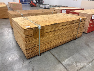 Quantity of (33) Contreplaqué