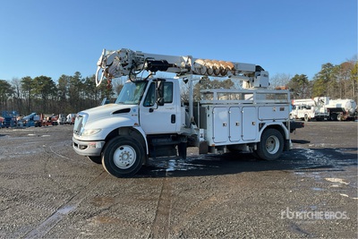 2013 Altec DM47B B C on 2013 International 4300 4x2 Digger Derrick Truck