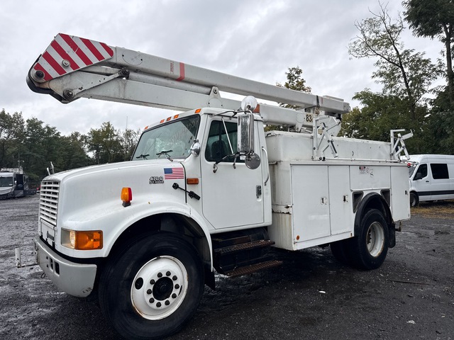 2000 MTI 83G-42-3 42 ft on 2001 International 4700 4x2 Bucket Truck