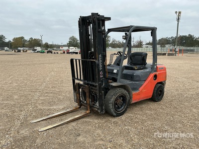 2014 Toyota 8FDU30 Pneumatic Tire Chariot Élévateur