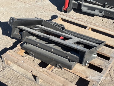 2025 GIYI GY-CYHC 30 in Mini Skid Steer Forks (Unused)