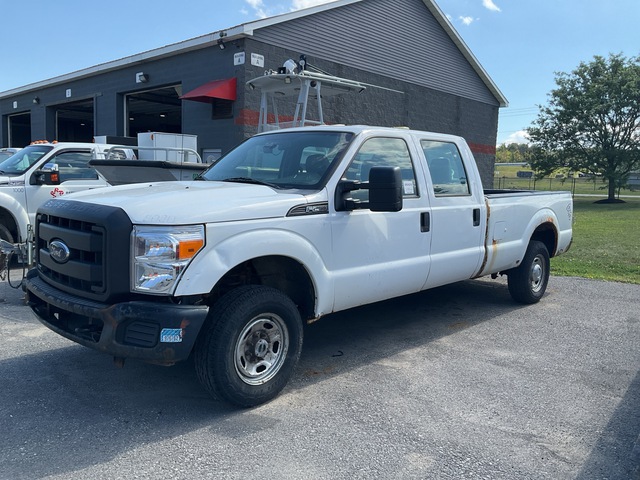 2015 Ford F-250 XL 4x4 Crew Cab Pickup 2015 Ford F-250 XL 4x4 Crew Cab Pickup