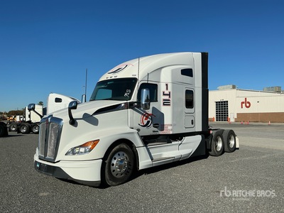 2024 Kenworth T680 6x4 Cabeza Tractora Cabina Dormitorio