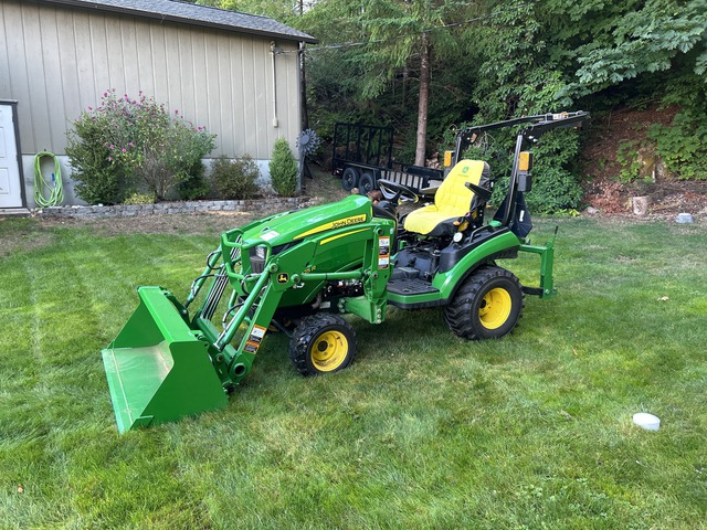 2023 John Deere 1025R 4WD Utility Tractor 2023 John Deere 1025R 4WD Utility Tractor