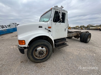 2001 International 4700 4x2 Cab and Chassis (Inoperable)