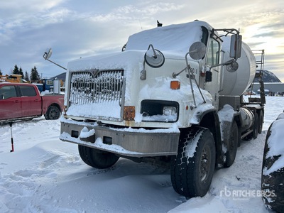 2007 International 5600I 8x4 Twin-Steer Mixer Truck (Inoperable)
