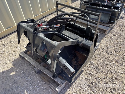 Quantity of Mini Skid Steer Attachments Varios implementos minicargadora (Unused)