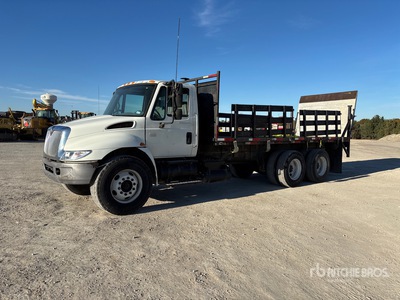 2004 International 4400 6x4 Flatbed Truck