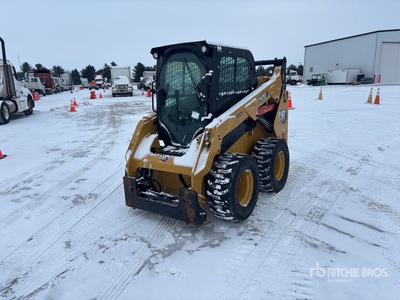 2021 Cat 242D3 Two-Speed شاحنة جرافة