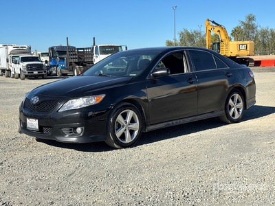 2011 Toyota Camry SE Automobile