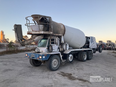 2006 Oshkosh 10x6 Front Discharge Camion hormigonera