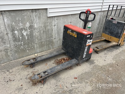 Toyota 2TWB40 4000 lb Electric Gato de bandeja (Inoperable)