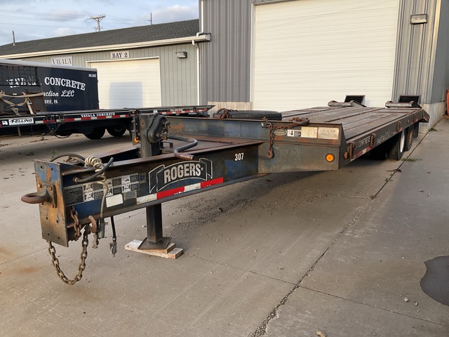 2004 Rogers TAG20-28/102/2XSP 28 ft T/A Equipment Trailer