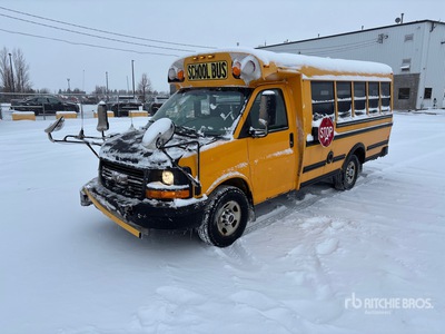 2015 GMC Savana 3500 4x2 19-Seat School Bus