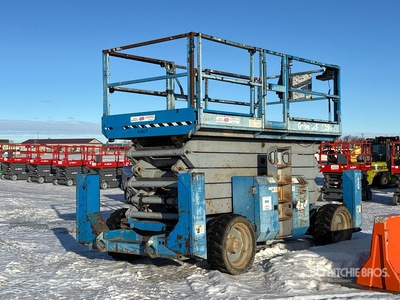 2005 Genie GS-5390 4x4 Dual Fuel シザーリフト