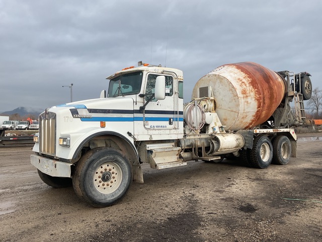2004 Kenworth W900 8x4 Mixer Truck