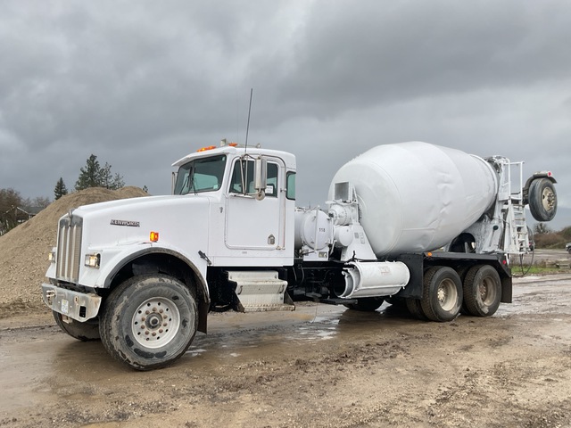 1997 Kenworth W900B 8x4 Mixer Truck