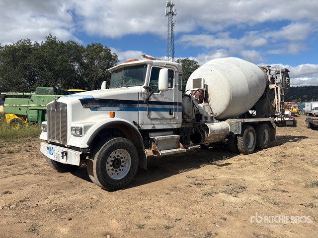 2003 Kenworth W900 8x4 Mixer Truck