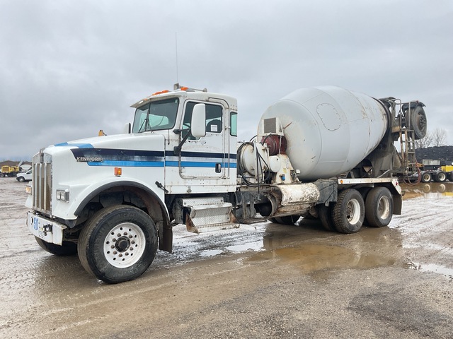 2003 Kenworth W900 8x4 Mixer Truck