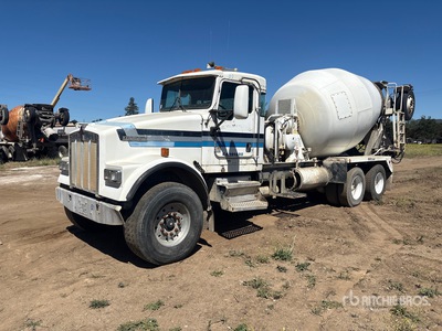 2003 Kenworth W900 8x4 Camion hormigonera