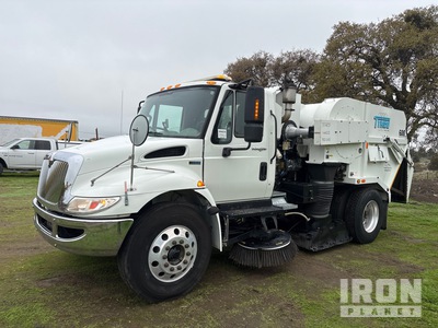 2013 Tymco 600 BAH on 2014 International DuroStar Sweeper Truck