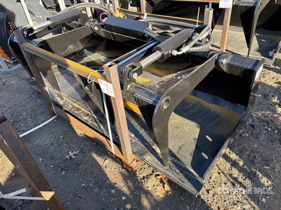 2026 GIYI GY-PG72 72 in Multi-Purpose Garfio para minicargadora (Unused)