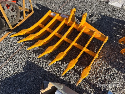 2026 GIYI 44 in Râteau de pelleteuse - Fits Cat 305 (Unused)