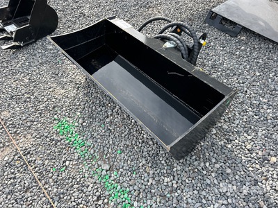 2026 GIYI GY-D3T 32 in Hydraulic Tilting Excavator Bucket (Unused)