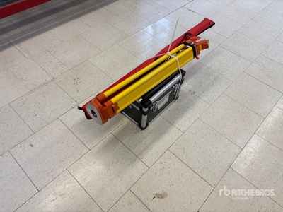 2025 SKLP جهاز المستوى بالليزر (Unused) - Fits Tripod