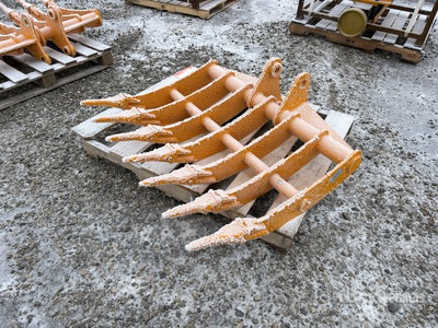 2025 GIYI 44 in Excavator Rake - Fits Cat 305 (Unused)