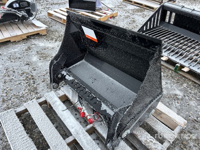 2025 GIYI GY-XKH39 39 in Multi-Purpose Mini Skid Steer Bucket (Unused)