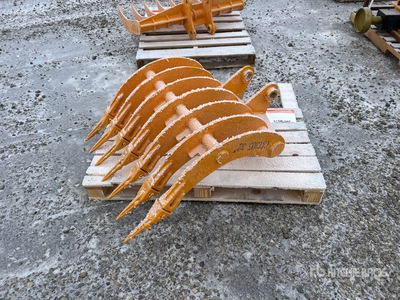 2025 GIYI 32 in Excavator Rake - Fits Cat 305 (Unused)