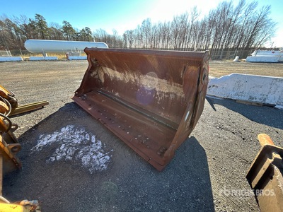 126 in Multi-Purpose Benna per pala gommata