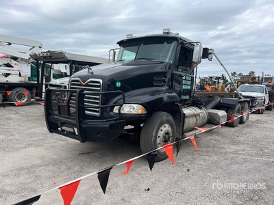 2005 Mack CX613 6x4 Roll-Off Truck