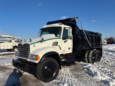 2007 Mack CV713 Granite 6x4 を見 Dump Truck