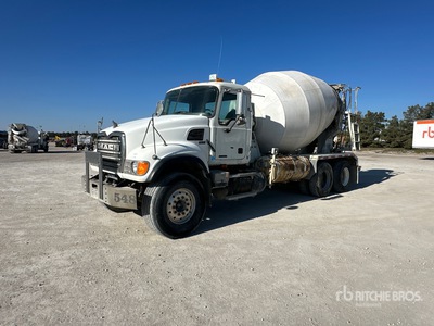 2007 Mack CV713 6x4 شاحنة خلاط