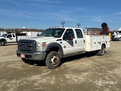 2014 Ford F-450 XL 4x2 Crew Cab Utility Truck