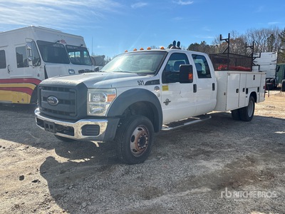 2016 Ford F-450 XL 4x2 Crew Cab Camion utilitaire