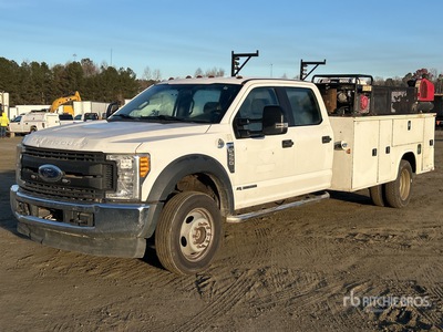 2017 Ford F-550 XL 4x4 Crew Cab Camion utilitaire