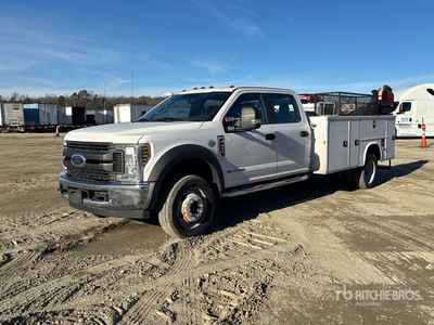 2018 Ford F-450 4x2 Crew Cab Camion utilitaire