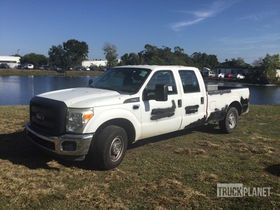 2015 Ford F-250 4x2 Crew Cab Pickup
