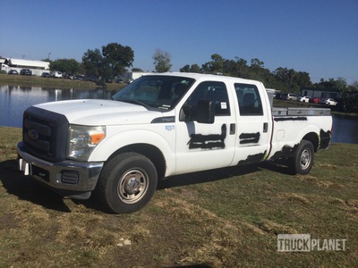 2015 Ford F-250 4x2 Crew Cab Pickup