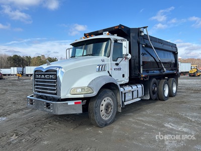 2012 Mack GU813 Camion à benne basculante Tri/E