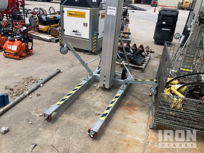 Sumner 2118 Material Hoist