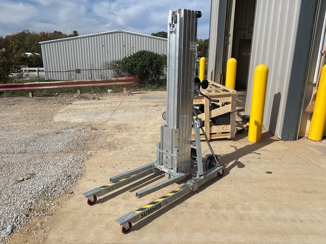 2024 Sumner 2124 Material Hoist