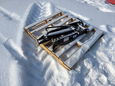 2025 GIYI GY-XJ3T 30 in Hydraulic Kciuk koparki - Fits 3 ton (Unused)