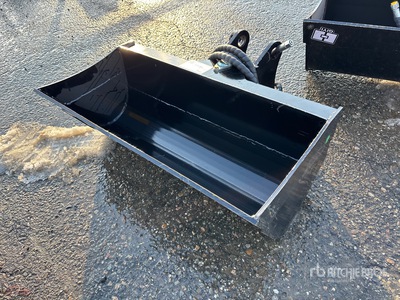 2026 GIYI GY-D3T 32 in Tilting Excavator Bucket - Fits Cat 3 - 5 ton (Unused)