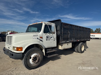 1995 International 4700 4x2 S/A Dump Truck
